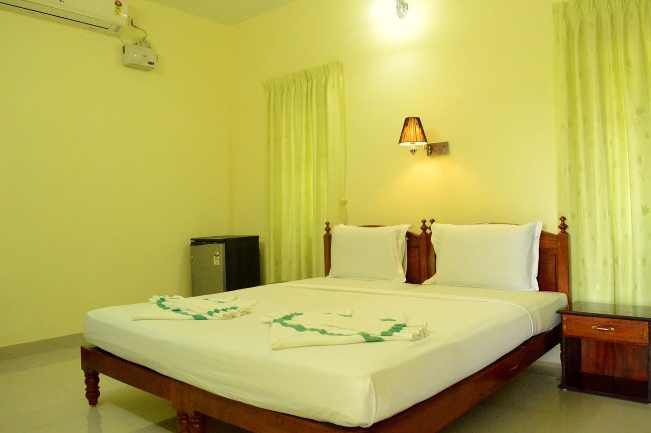 Ganesh Ayurveda Holiday Home Bed And Breakfast Kovalam Exterior foto